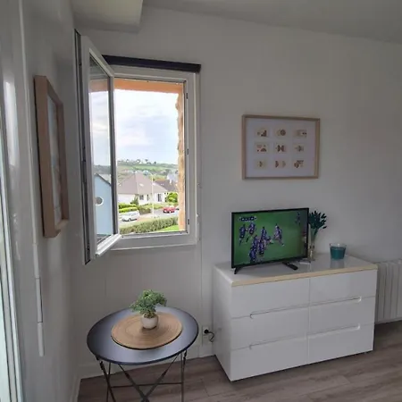 Siouville-hague A Cote Ecole De Surf *