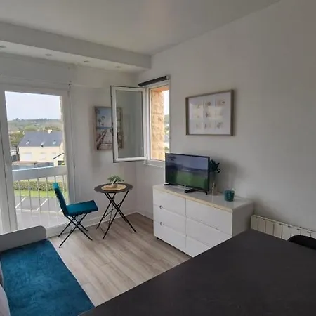 Siouville-hague A Cote Ecole De Surf فلامانفيل